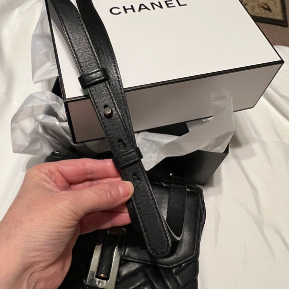 !!!SOLD. Mackage Black Chevron Quilted Lambskin purse - Picture 16 of 16